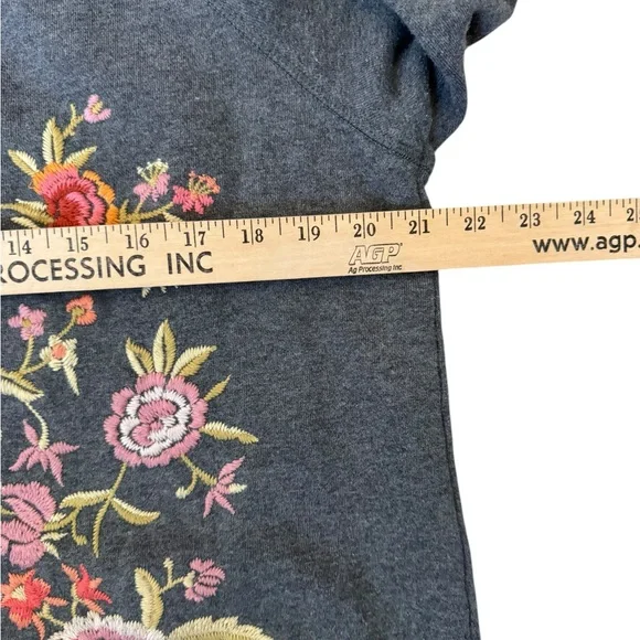 JW Los Angeles Gray Embroidered Bird Floral Sweatshirt Top M D45 - Picture 4 of 8